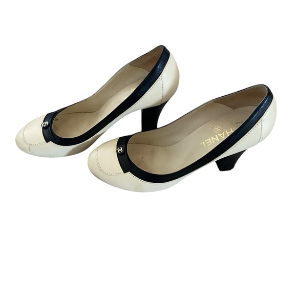CHANEL Women's Two-Tone Black and Cream Heels - Picture 5 of 11